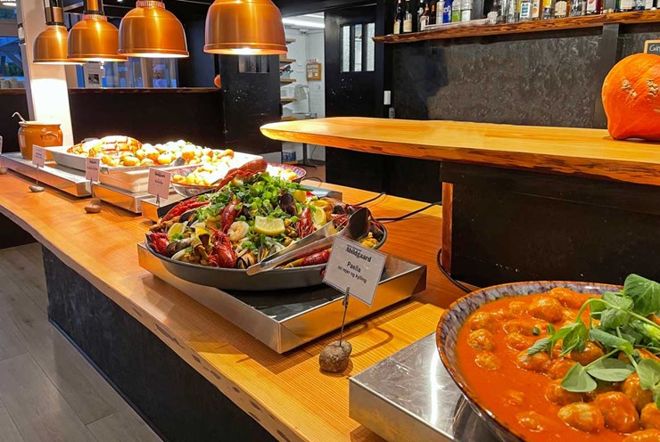 Nyd en lækker skiftende aftenbuffet hver aften